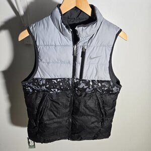 Nike Full Zip Black / Gray Reversible Puffer Vest kids Large